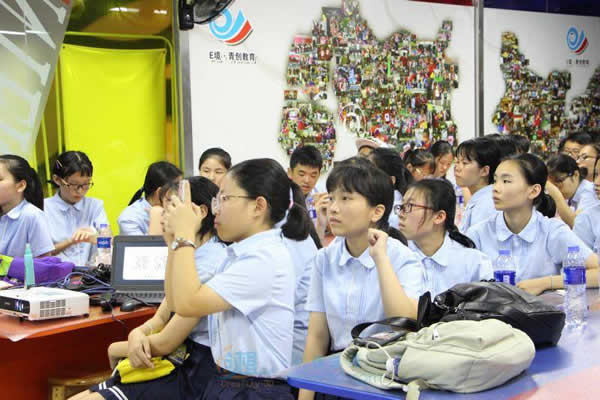 創想三維廈門舉辦3D打印科普講座 助力青少年創客教育