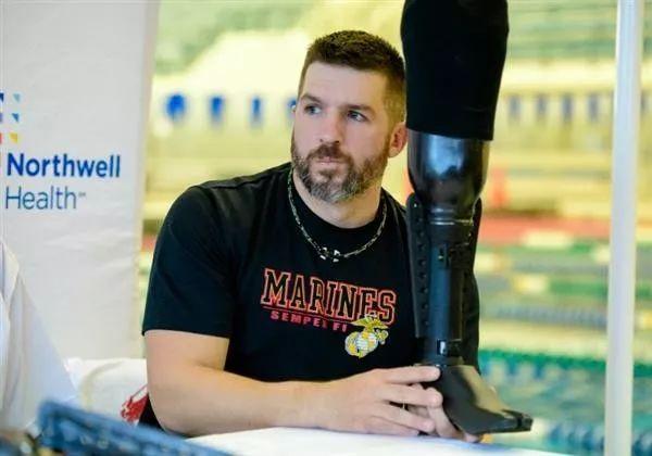 美國退伍老兵提供全球首款3D打印水陸兩用假肢